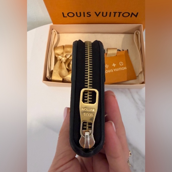 Louis Vuitton Brown and Gold Monogram Clutch - Picture 10 of 12